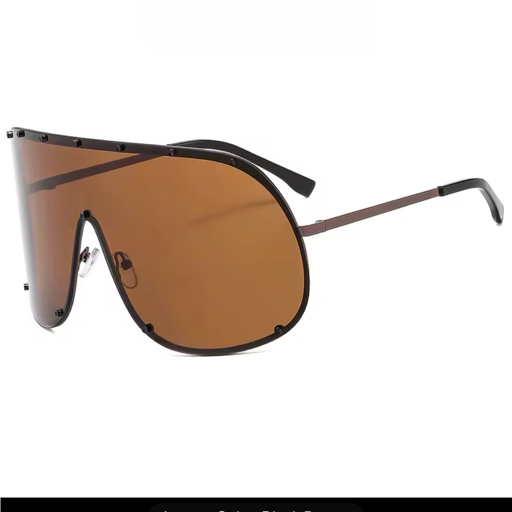 Chic Black Metal Frame Sunglasses - Picture 2 of 3